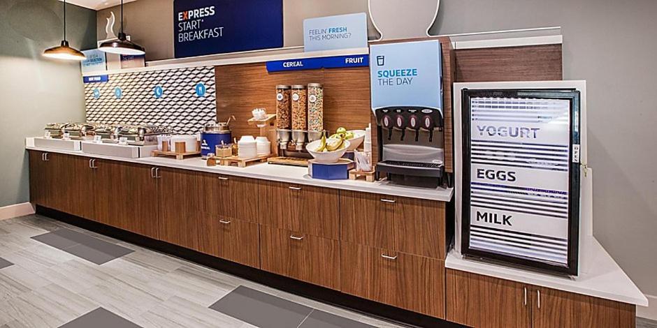 Express&suites - - Millennium, An Ihg Hotel